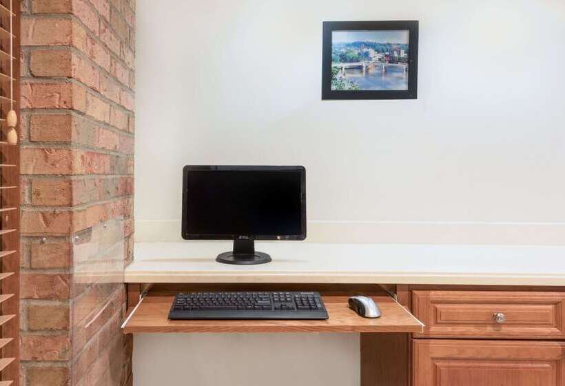 בית מלון כפרי Baymont By Wyndham Zanesville