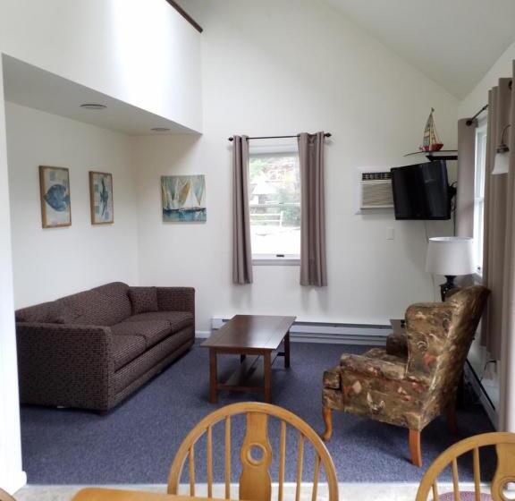 酒店 Bayside Inn & Marina