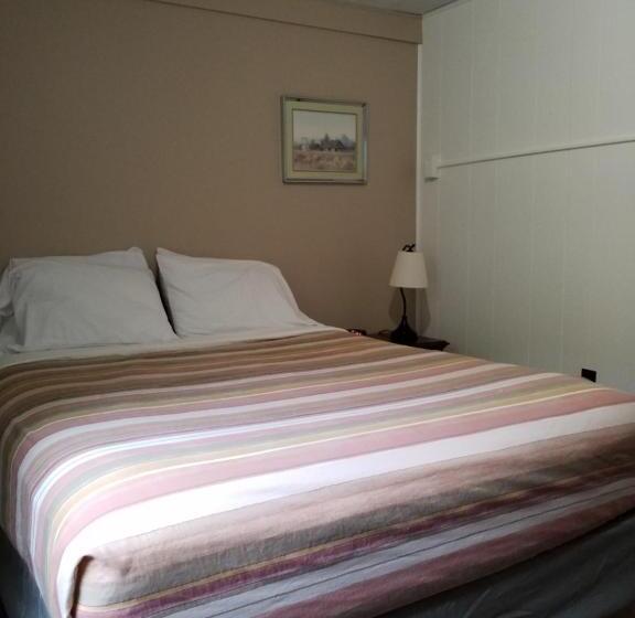 酒店 Bayside Inn & Marina