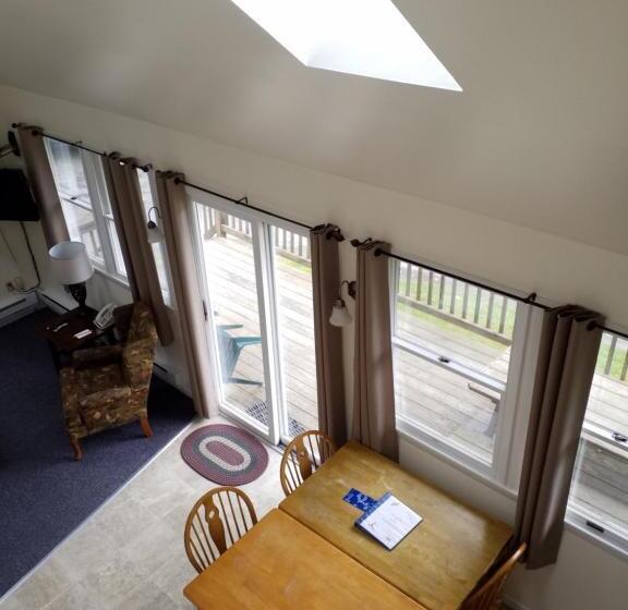 酒店 Bayside Inn & Marina