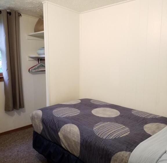 酒店 Bayside Inn & Marina