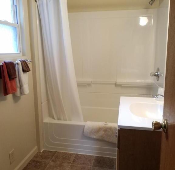 酒店 Bayside Inn & Marina