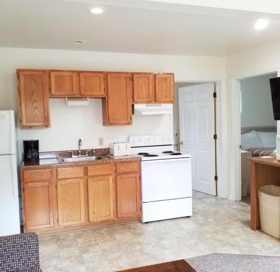 酒店 Bayside Inn & Marina