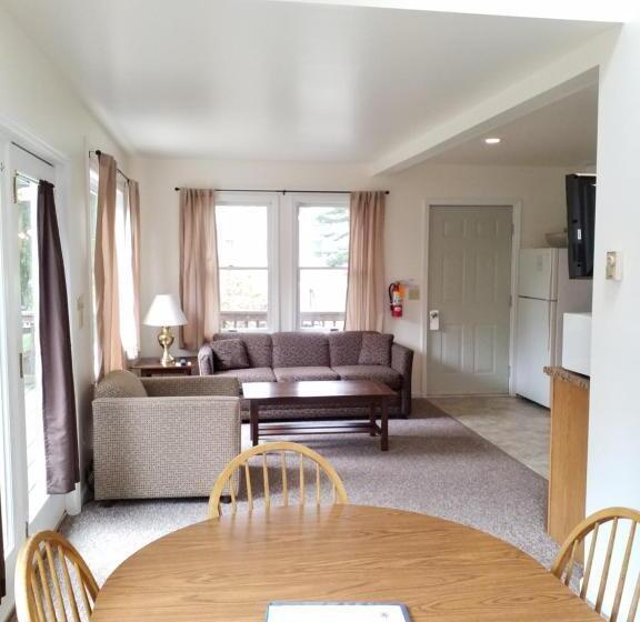 酒店 Bayside Inn & Marina