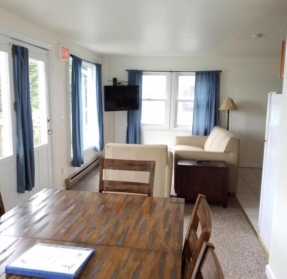 酒店 Bayside Inn & Marina