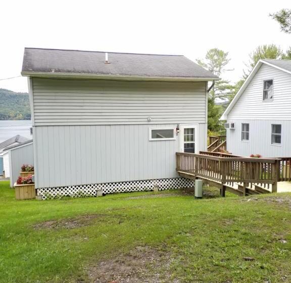 酒店 Bayside Inn & Marina