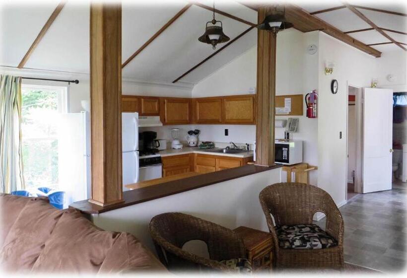 酒店 Bayside Inn & Marina