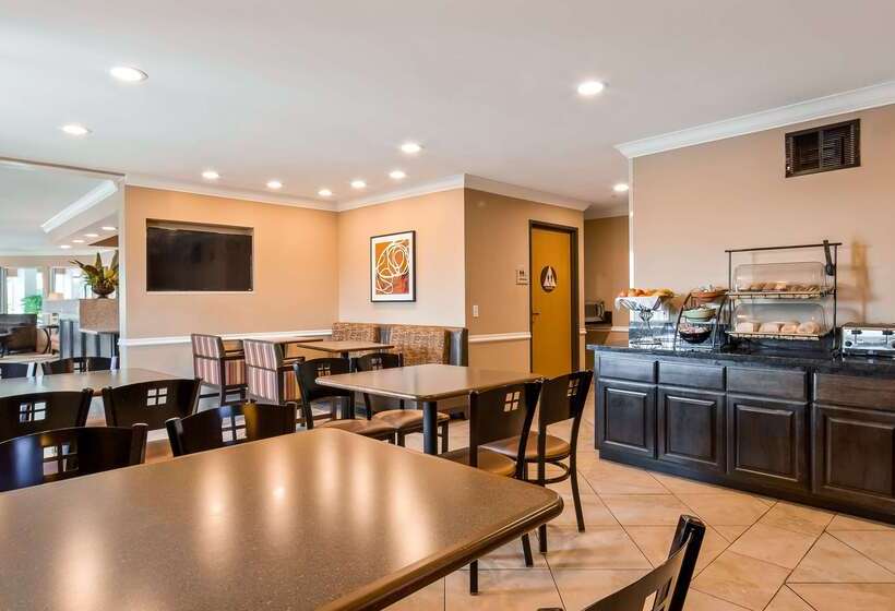 בית מלון כפרי Best Western Plus Corning Inn