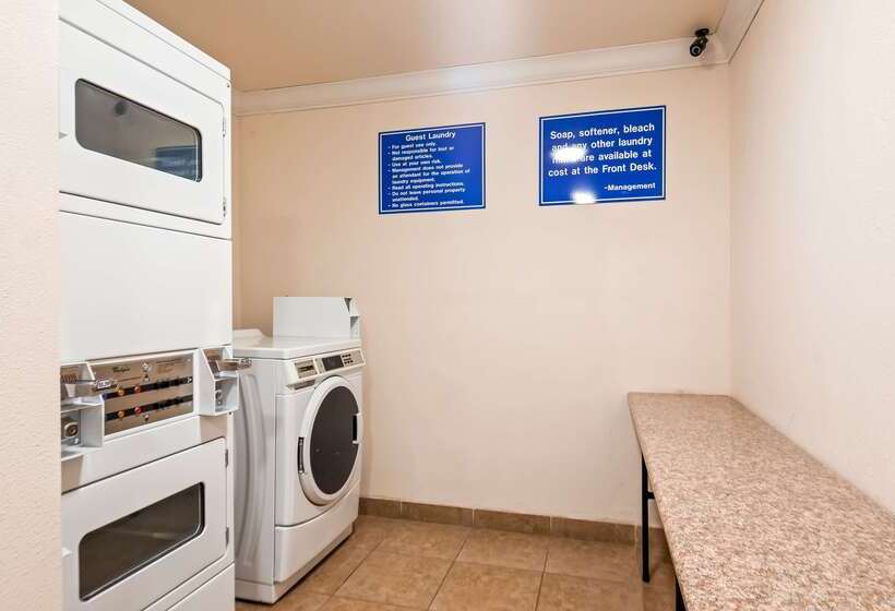 בית מלון כפרי Best Western Plus Corning Inn