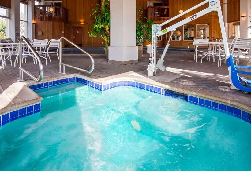 בית מלון כפרי Best Western Plus Corning Inn