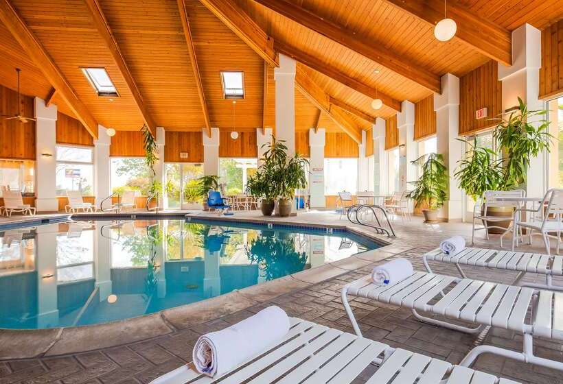 בית מלון כפרי Best Western Plus Corning Inn