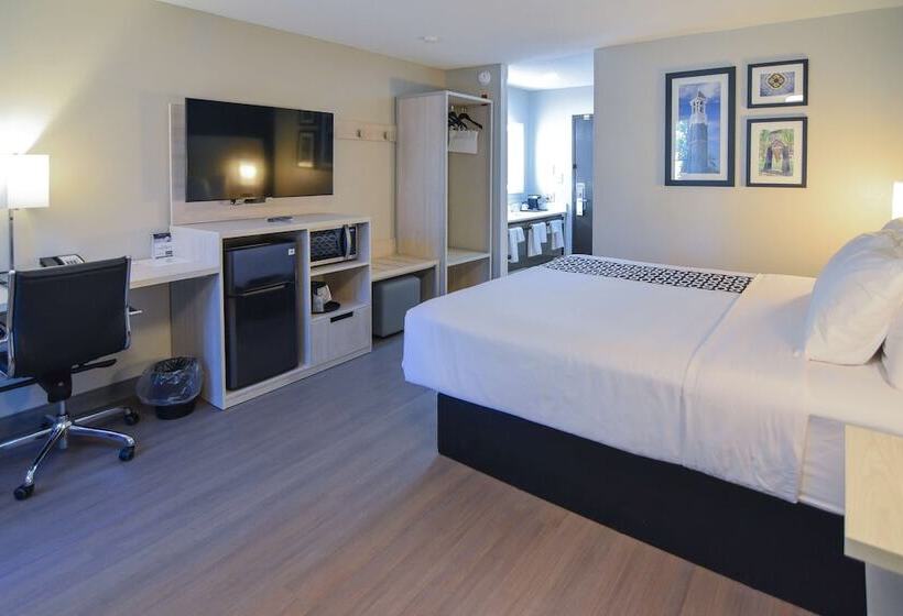 Best Western Plus Lafayette Hotel University Area