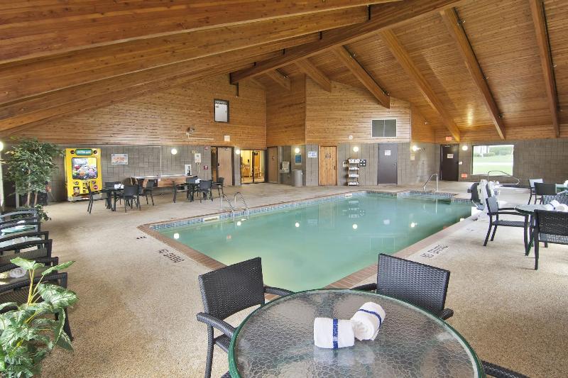 Boarders Inn & Suites By Cobblestone Hotels   Faribault