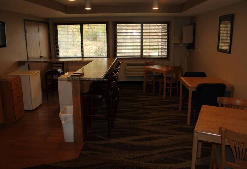 Boarders Inn And Suites By Cobblestone Hotels   Ripon
