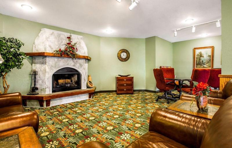 فندق Brookwood Inn Branson