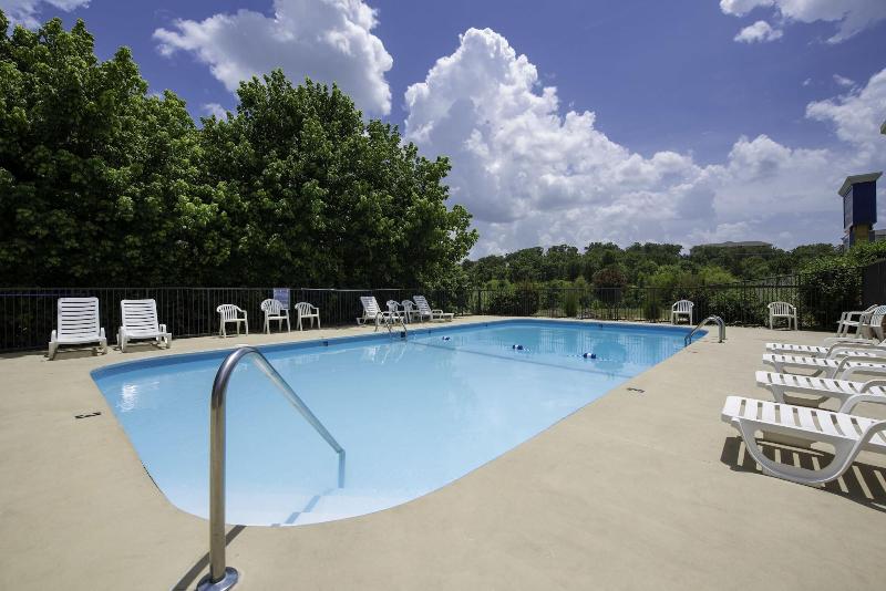 فندق Brookwood Inn Branson