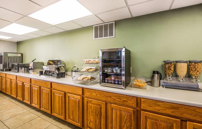 فندق Brookwood Inn Branson