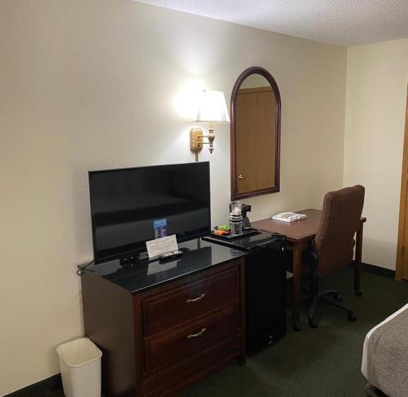 فندق Brookwood Inn Branson