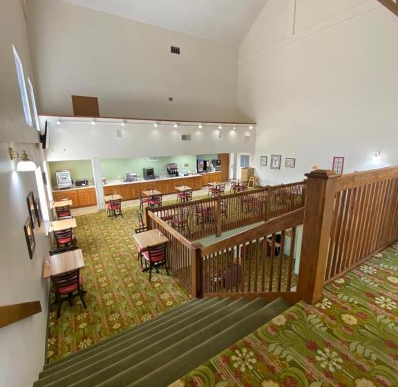 فندق Brookwood Inn Branson