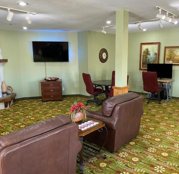 فندق Brookwood Inn Branson