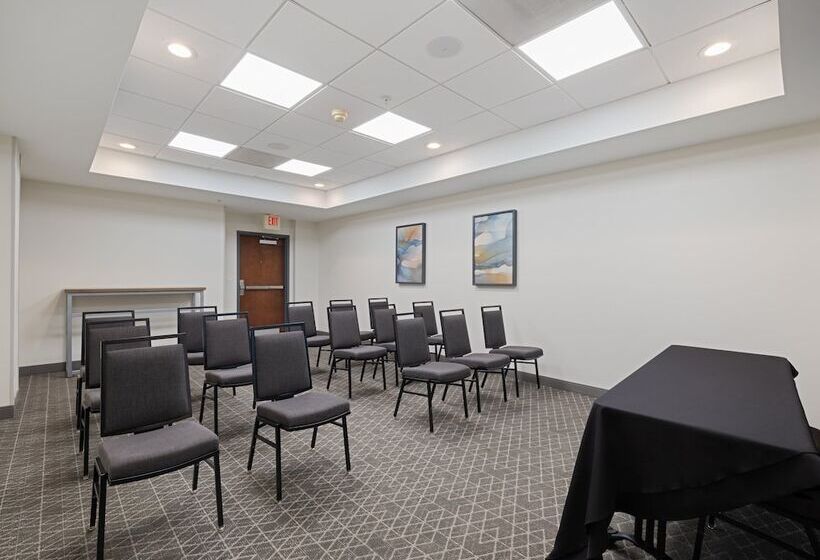 Отель Candlewood Suites Birmingham Inverness, An Ihg