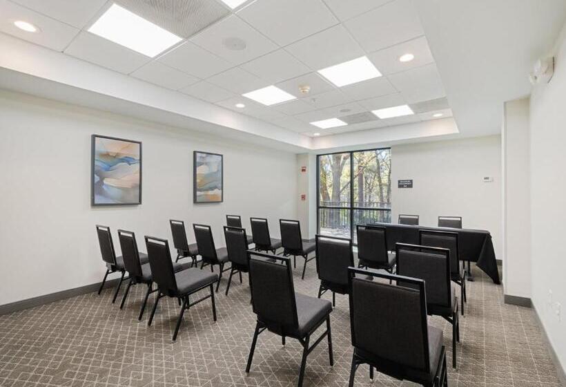 Отель Candlewood Suites Birmingham Inverness, An Ihg