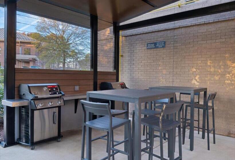 Отель Candlewood Suites Birmingham Inverness, An Ihg