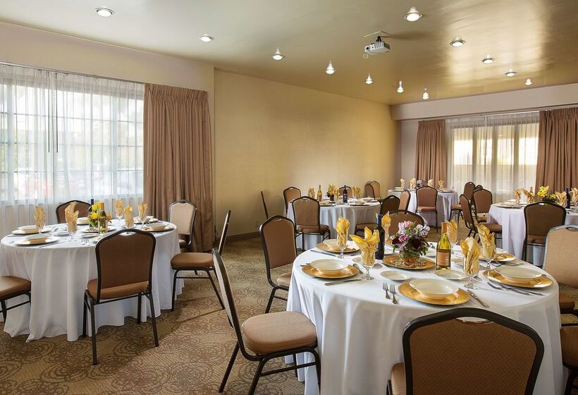 호텔 Coast Burbank