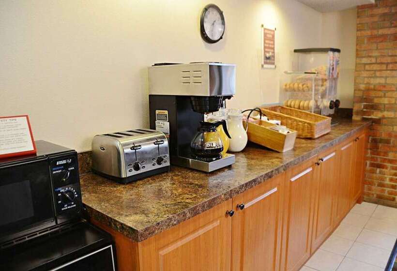 فندق Country Hearth Inn & Suites Kenton