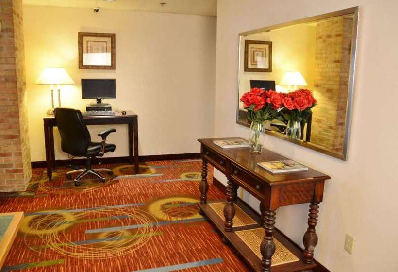 فندق Country Hearth Inn & Suites Kenton