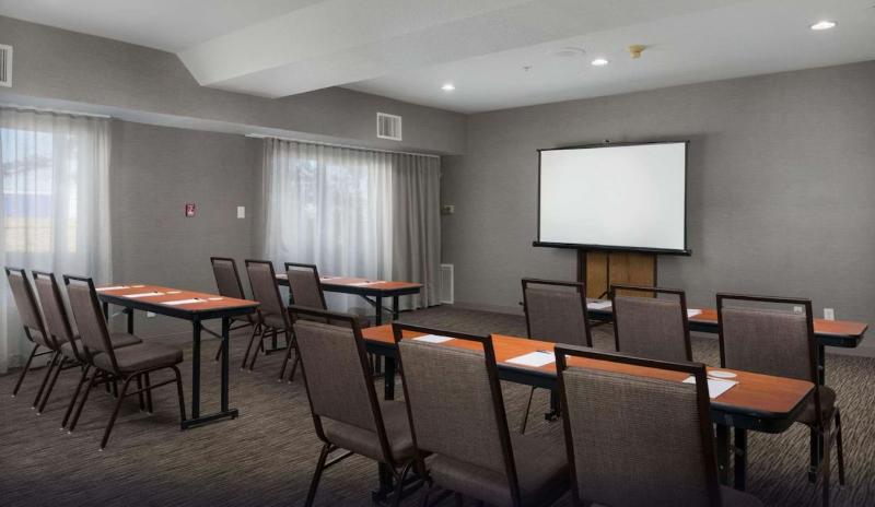 ホテル Country Inn & Suites By Radisson, Portland International Airport, Or