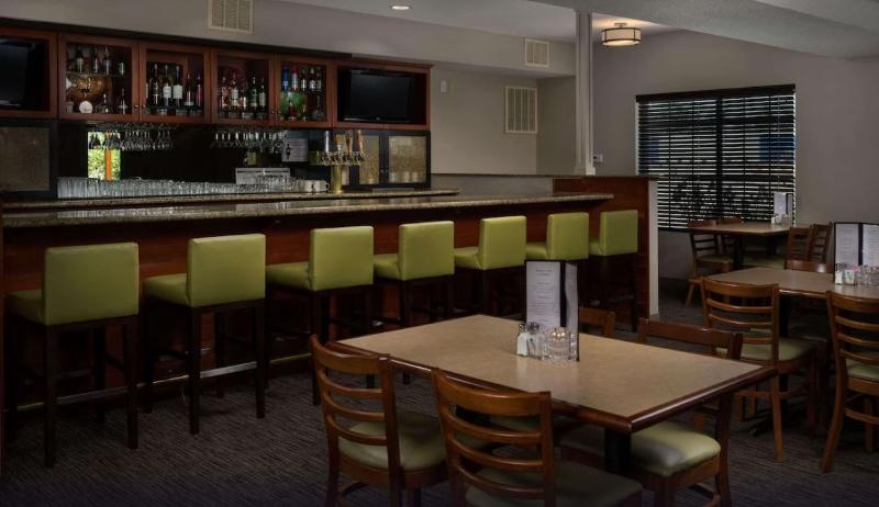 ホテル Country Inn & Suites By Radisson, Portland International Airport, Or