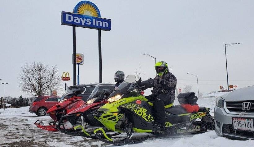 فندق Days Inn By Wyndham Black River Falls   Access To Atv Trail