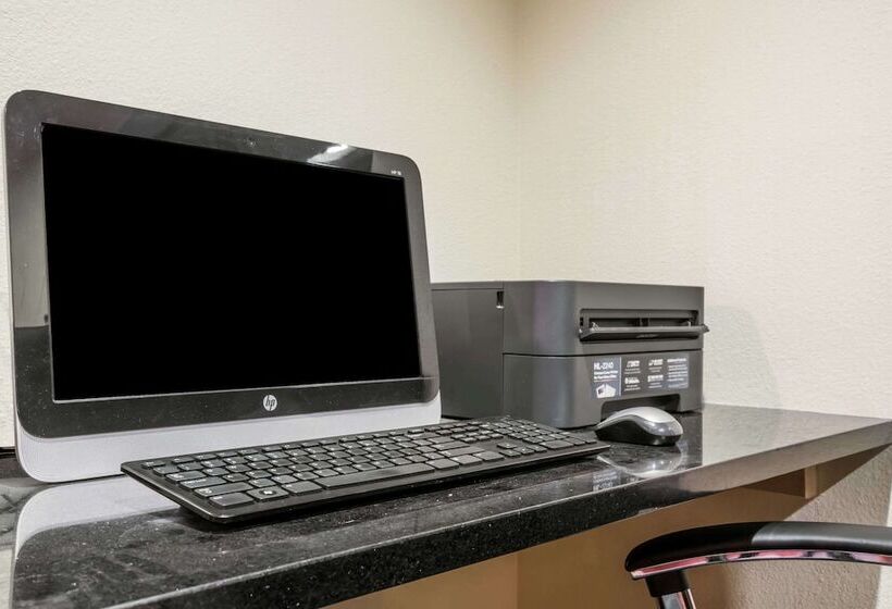 فندق Days Inn By Wyndham Black River Falls   Access To Atv Trail