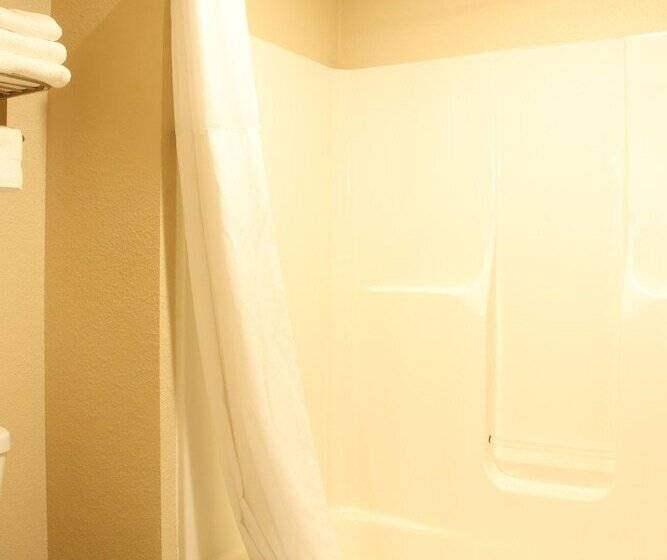 فندق Days Inn By Wyndham Black River Falls   Access To Atv Trail