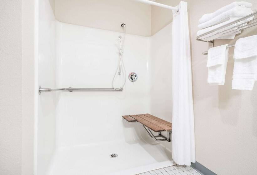 فندق Days Inn By Wyndham Black River Falls   Access To Atv Trail