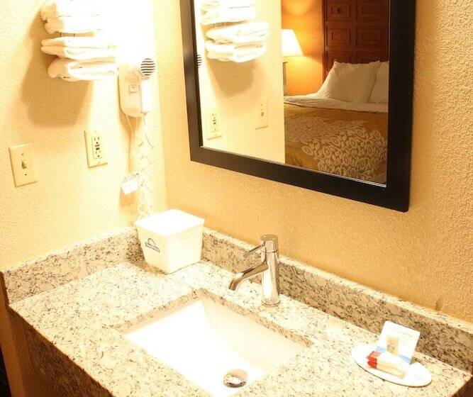 فندق Days Inn By Wyndham Black River Falls   Access To Atv Trail