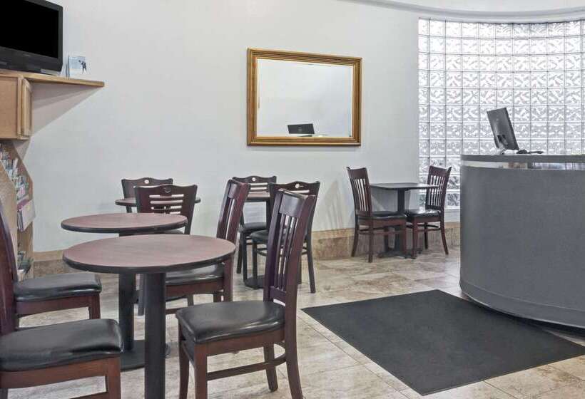 호텔 Days Inn By Wyndham Seattle North Of Downtown