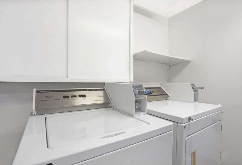 호텔 Days Inn By Wyndham Seattle North Of Downtown