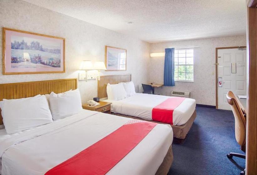 فندق Econo Lodge Inn & Suites Lake of the Ozarks