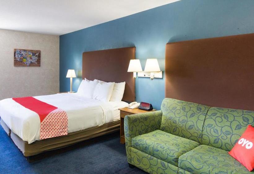 فندق Econo Lodge Inn & Suites Lake of the Ozarks