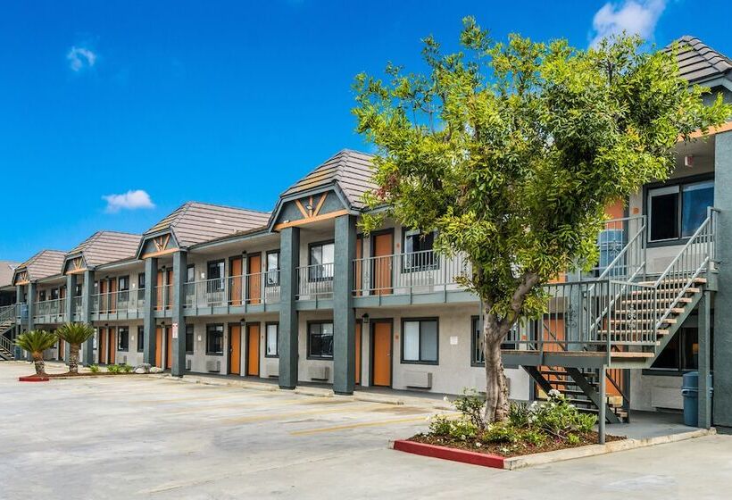 Отель Hacienda At Ontario Ranch