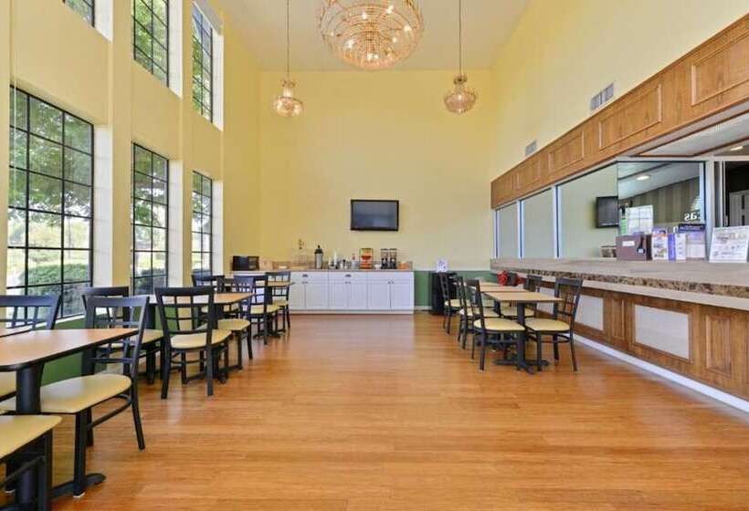 Отель Hacienda At Ontario Ranch