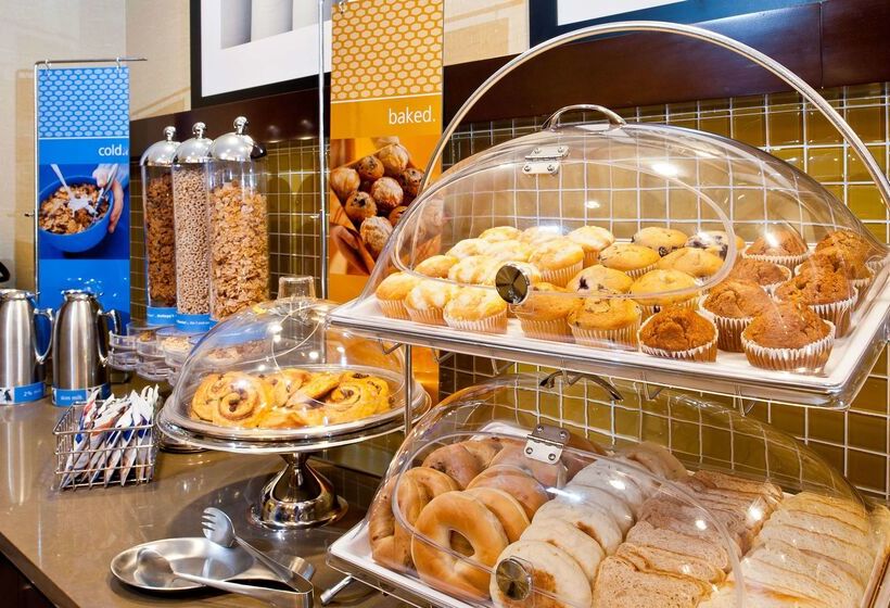 فندق Hampton Inn By Hilton Shelton