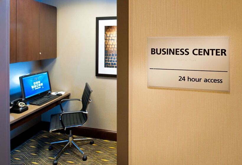 فندق Hampton Inn By Hilton Shelton