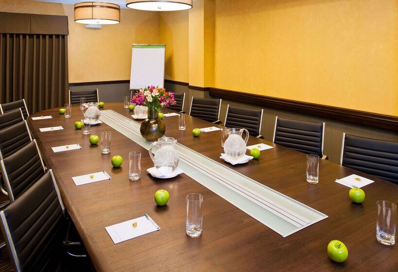 فندق Hampton Inn By Hilton Shelton