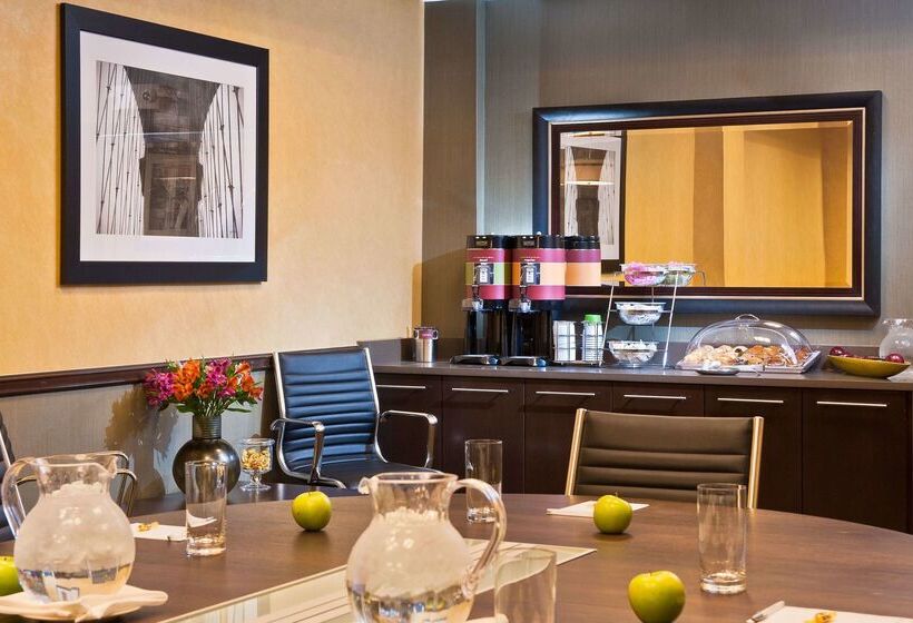 ホテル Hampton Inn By Hilton Shelton