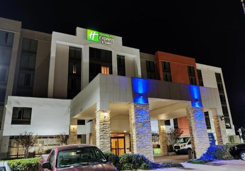 Holiday Inn Express Hotel & Suites Dallas Fort Worth Airport South, An Ihg