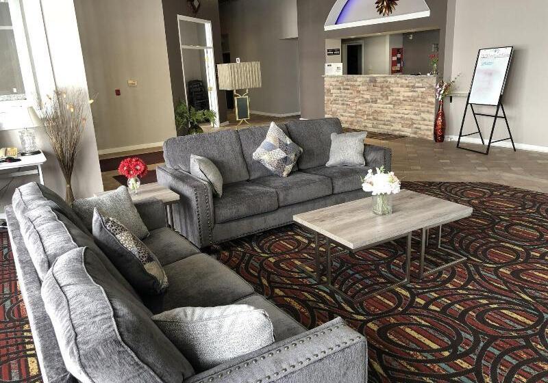 בית מלון כפרי Hometown Inn And Suites Belle Plaine