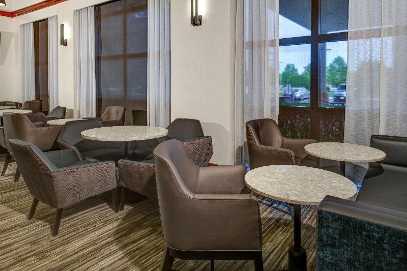 Отель Hyatt Place Albuquerque Airport